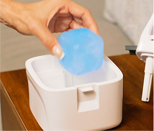 Arctic Air® Ice Jet X3 can be filled with ice to make the air cooler