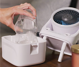 Arctic Air® Ice Jet X3 can be filled with ice to make the air cooler